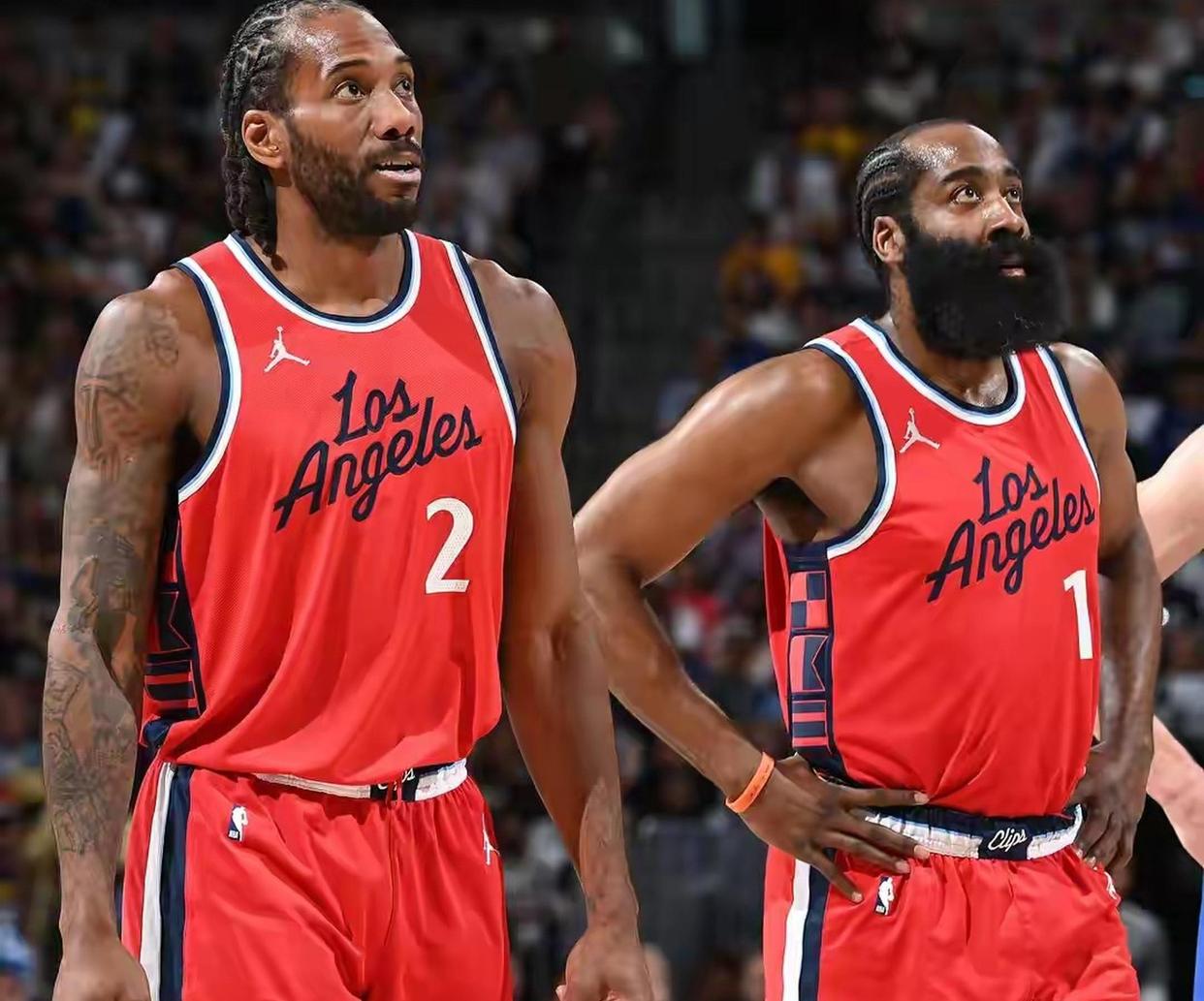 包含洛杉矶快船窗口期扳平良机，志在CBA常规赛名次提升，媒体盛赞，身体对抗强度拉满的词条