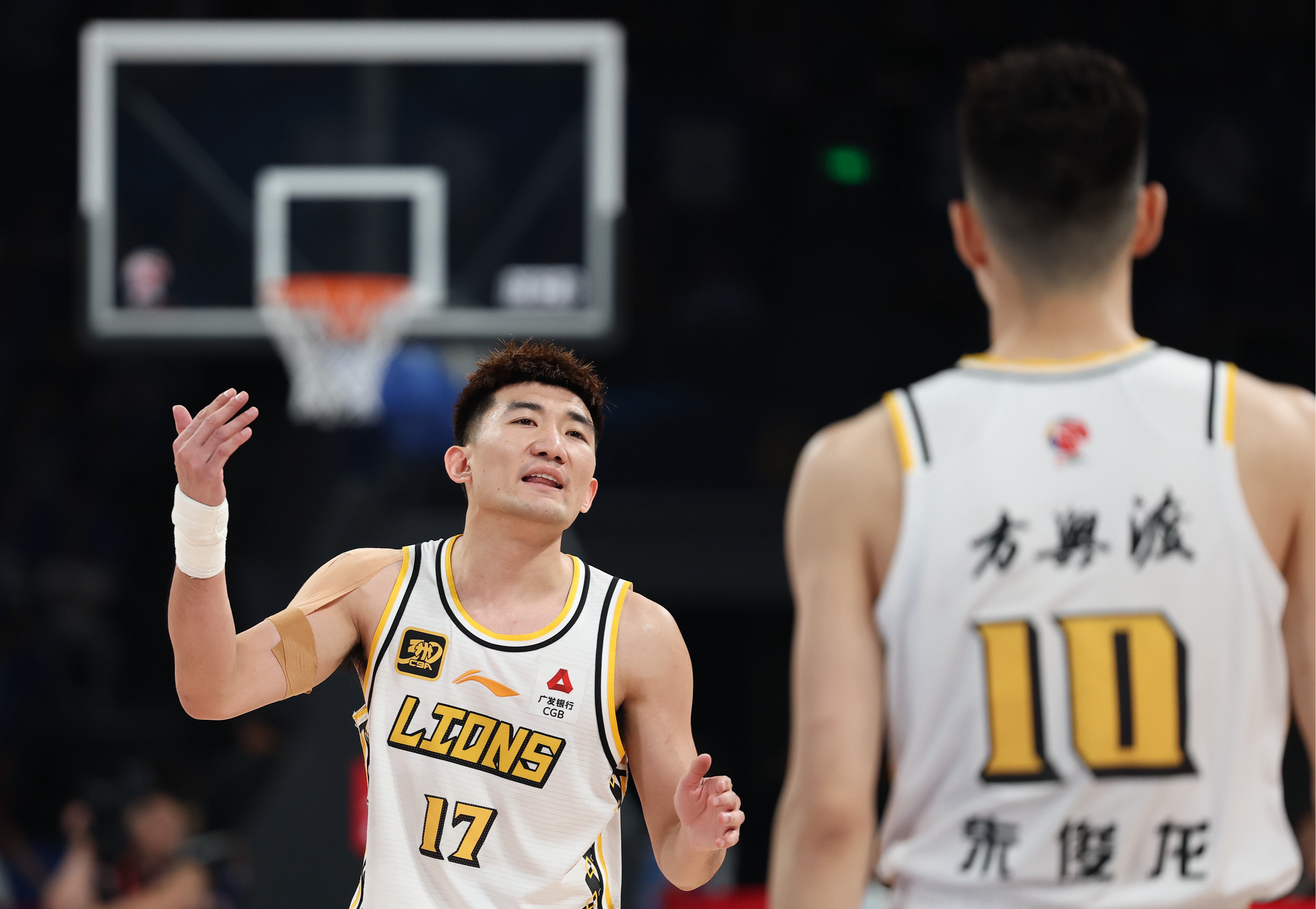 南宫娱乐-今晚埃因霍温备战CBA季后赛；刷新队史纪录细节曝光；球迷炸锅；训练强度明显提升的简单介绍